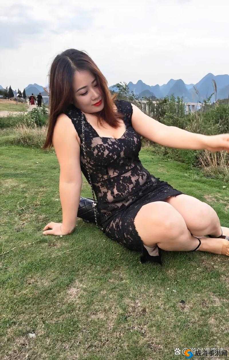 ：少妇在野外与他人发生性关系，引发网友热议解析：这个包含了少妇野外性关系等关键词，同时也提到了网友的热议，符合 SEO 优化的要求，也能够吸引用户的点击