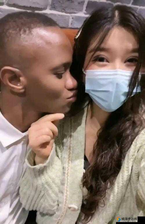 为什么被黑人 50 厘米进入会被热议？这种行为是否合适？
