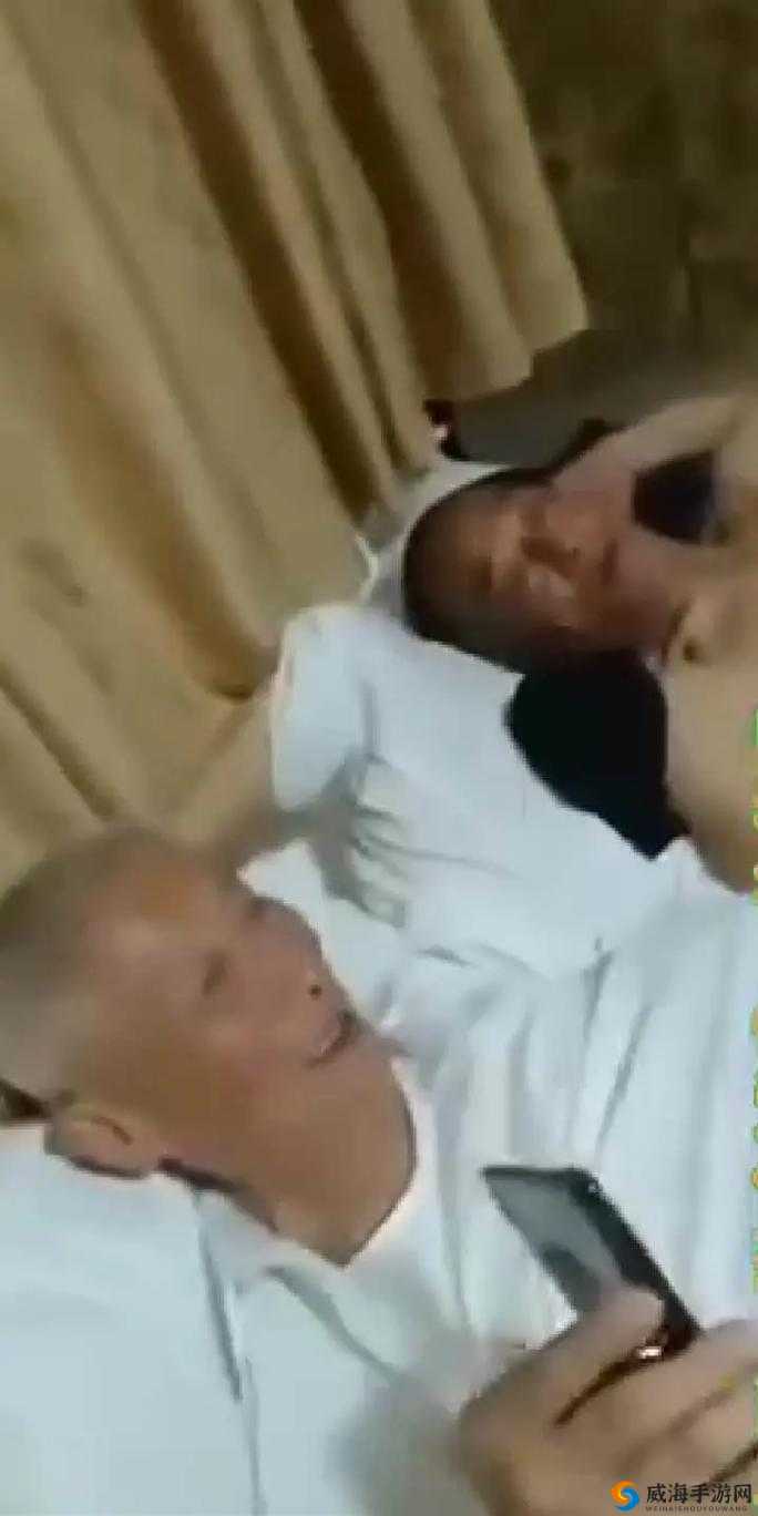 被玩弄的 Chinese 老头和 Gay 片：揭秘背后的故事
