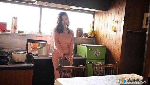 亚洲 AV 老熟妇在线观看：揭秘成年人影片行业的秘密