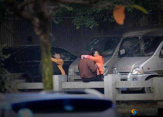 60 岁老熟妇和老头的激情乱色无码视频流出，网友直呼受不了