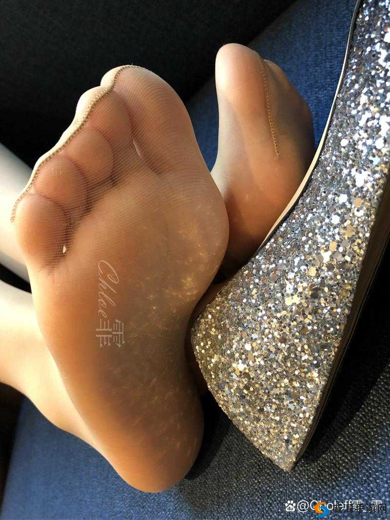 探索HDXXXX超薄丝袜的极致舒适与时尚魅力，让你轻松驾驭各种场合