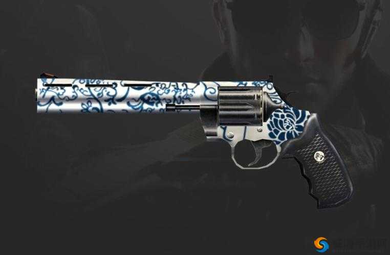 CF手游左轮青花瓷，颜值与实力并存的艺术品