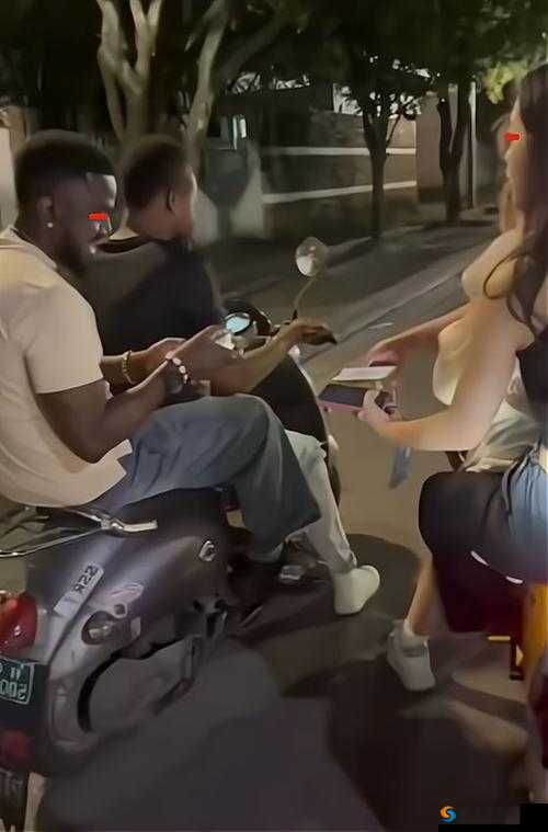 为什么少妇被黑人啪啪后会肿？这种情况正常吗？