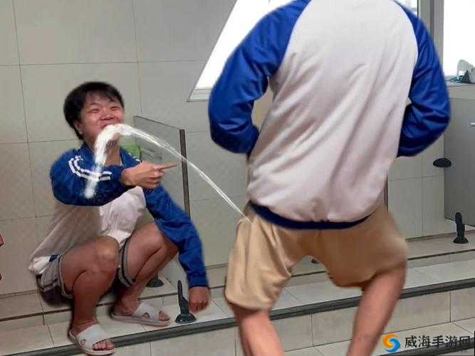 公厕内小男生打飞j引发热议：公共场所行为规范亟待加强